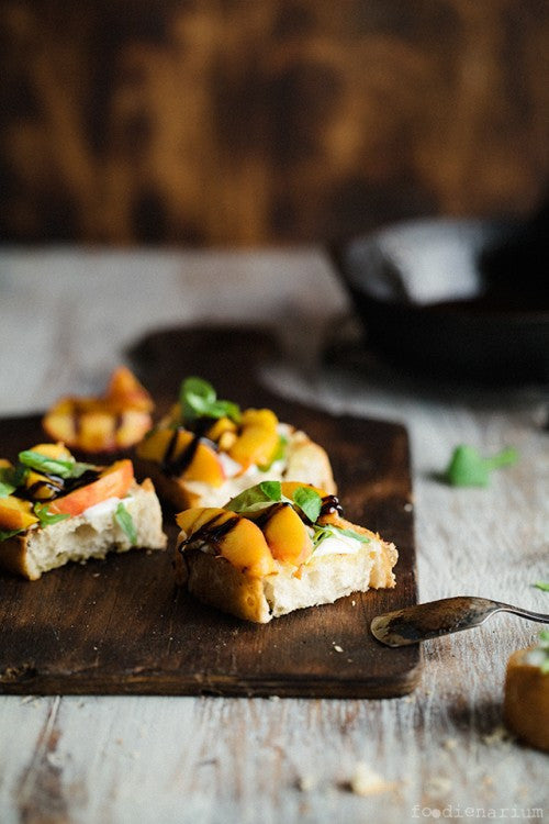 Crostini with peaches, soft cream & balsamic